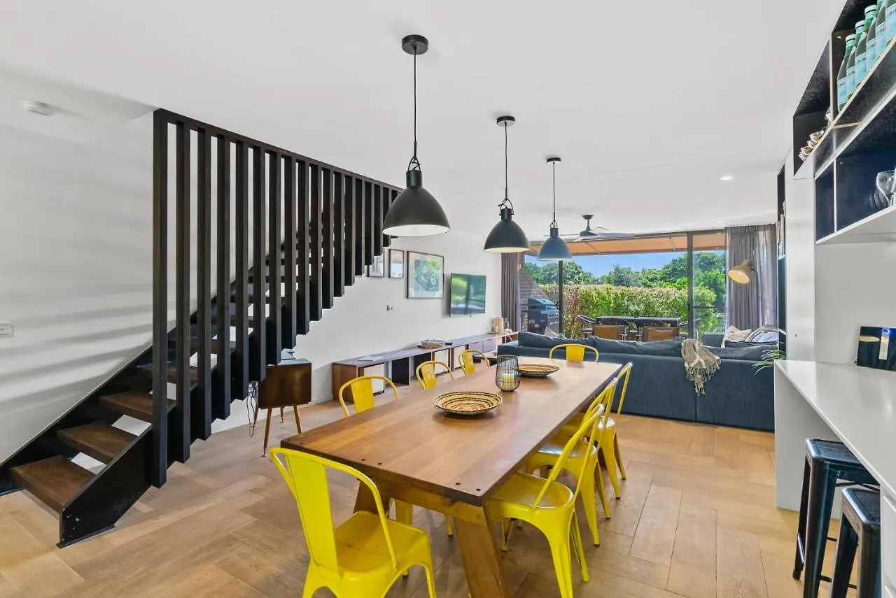 Surfside6 @ James Cook - Clarkes Beach Byron Bay